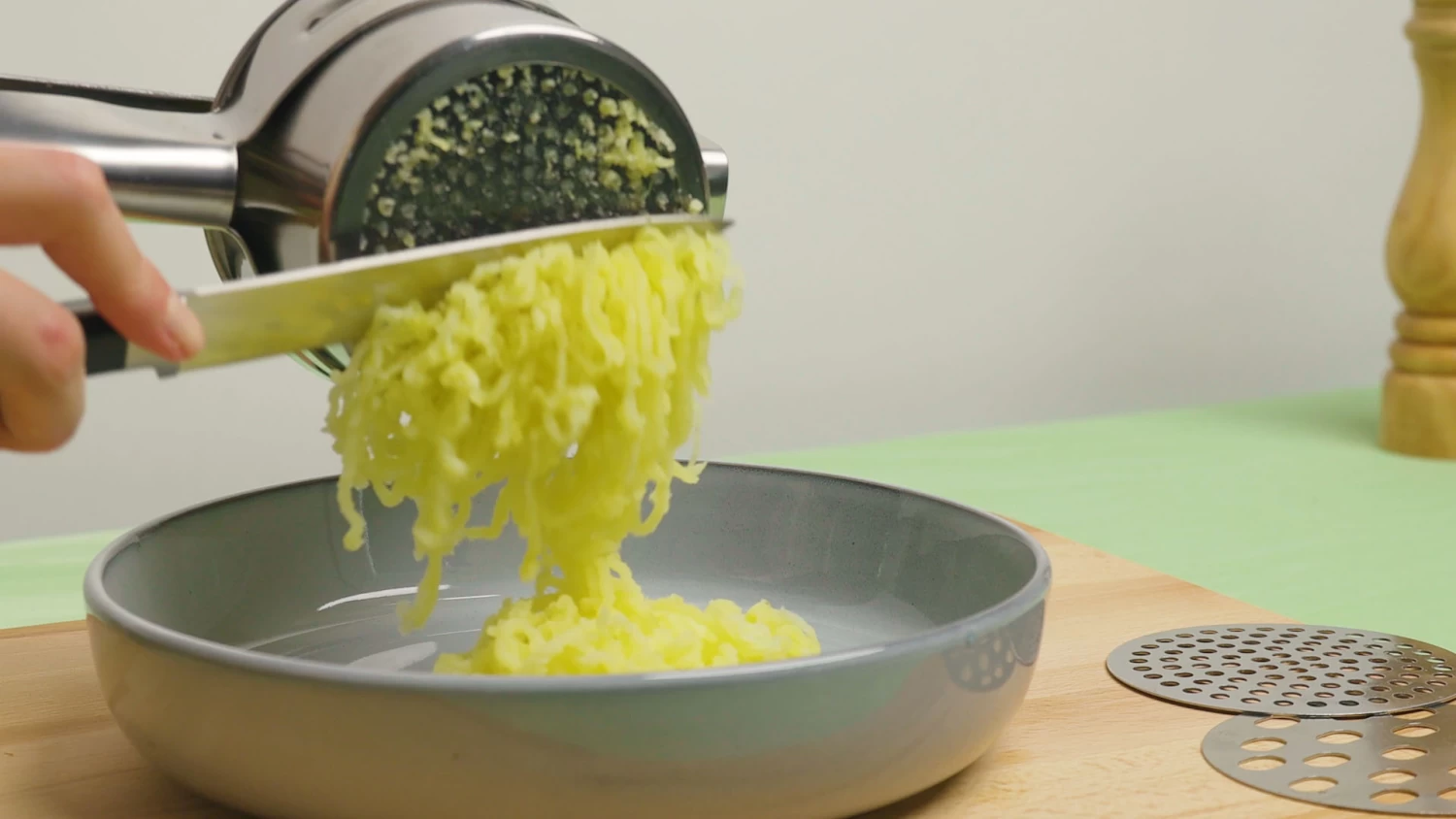 Sareva Pureeknijper / Aardappelpers - RVS - ø 10 Cm - Afbeelding 3